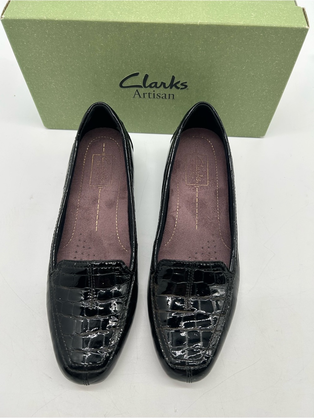 Clarks Artisan Black Croc Patent Leather Loafers size 8